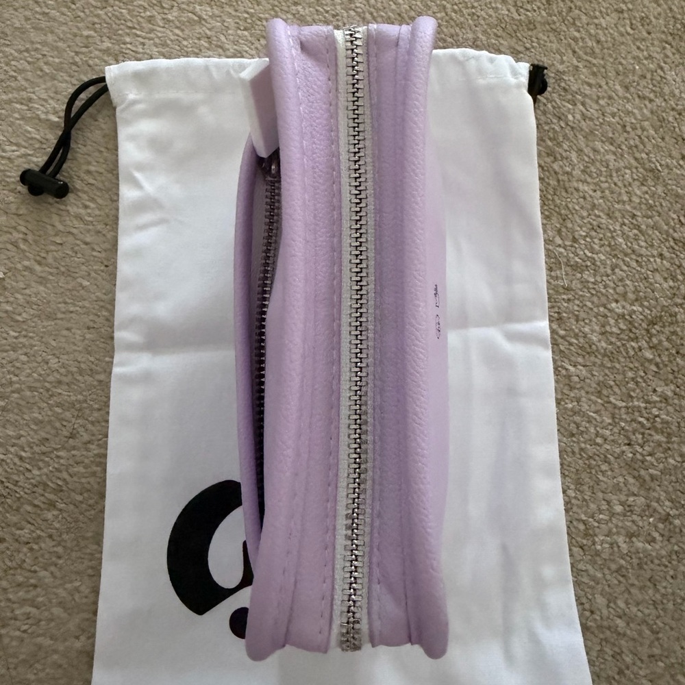 Glossier Olivia’s Mini Makeup Bag - Picture 3 of 6